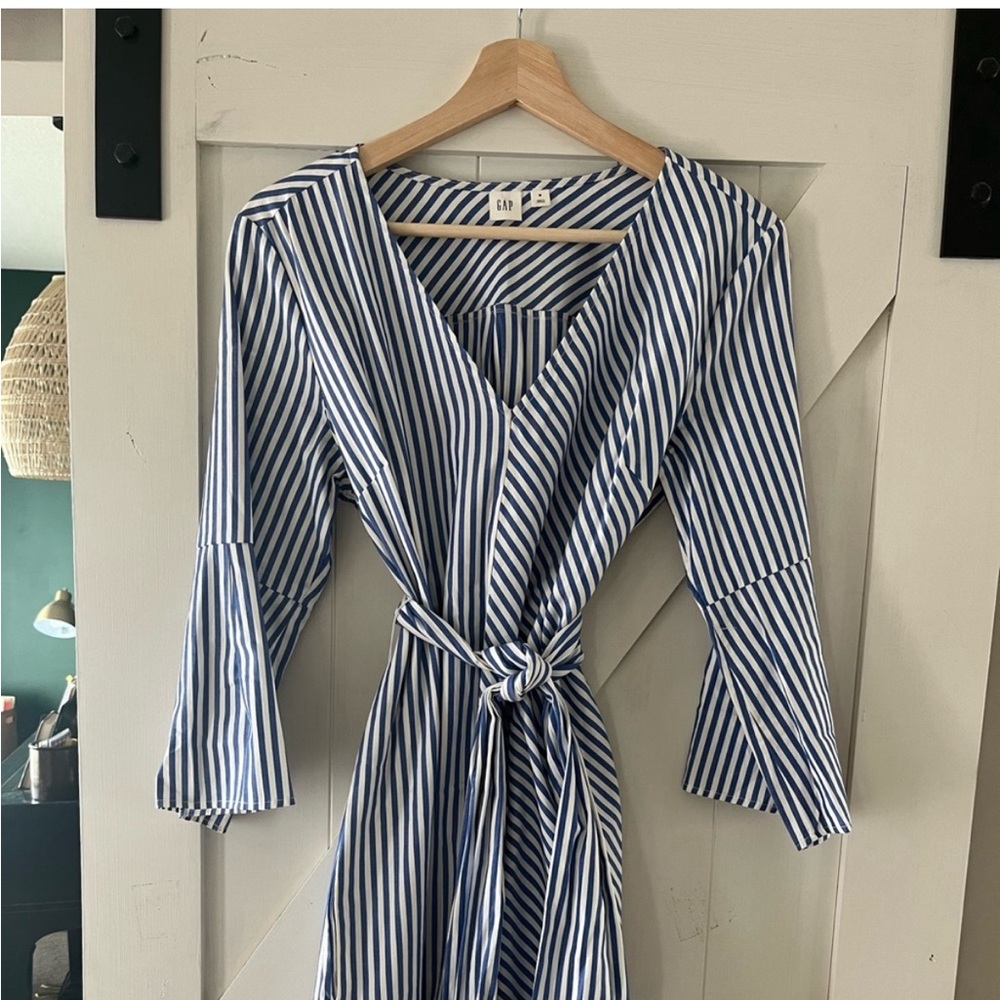 GAP Blue White Stripes 3/4 Bell Sleeves V-neck with Pockets Size Large